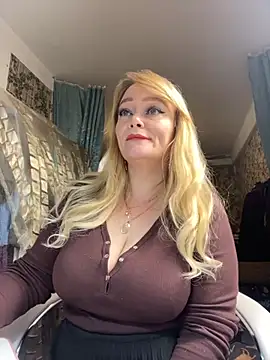 Snapshot of Sweet-blonde chatting on November 23, 2025, 8:52 pm Sweet-blonde online show from November 23, 2025, 8:52 pm