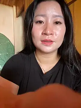 violet-00 online show from October 31, 2025, 4:02 am