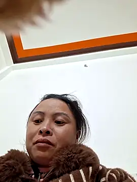 xuxulovezz online show from November 28, 2025, 11:13 am