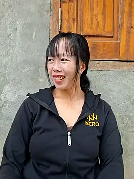 helenzz online show from October 11, 2025, 1:05 am