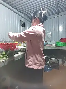 Helen-Tran online show from November 28, 2025, 12:08 pm