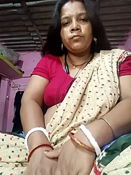 Snapshot of reya743 chatting on November 1, 2025, 12:01 am reya743 online show from November 1, 2025, 12:01 am