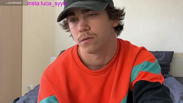 Snapshot of luca_syn chatting on September 24, 2025, 9:45 am luca syn online show from September 24, 2025, 9:45 am
