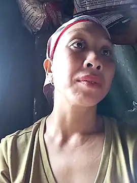 Snapshot of vtmbae chatting on October 1, 2025, 1:55 am vtmbae online show from October 1, 2025, 1:55 am