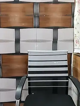 Snapshot of Soni_cute86526 chatting on December 4, 2025, 5:17 am Soni cute86526 online show from December 4, 2025, 5:17 am