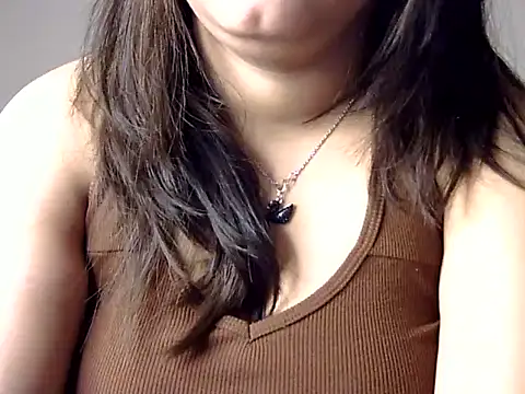 Aaliya02 online show from November 10, 2025, 8:24 am