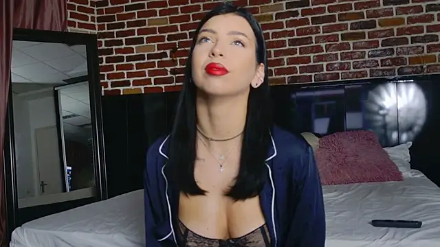 MeganSin  online show from October 3, 2025, 4:42 am