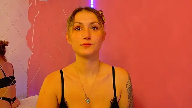 Anaayss  online show from October 20, 2025, 4:35 am