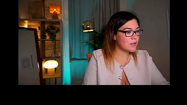 Snapshot of mrs_fllowerr chatting on October 27, 2025, 4:00 pm mrs fllowerr online show from October 27, 2025, 4:00 pm