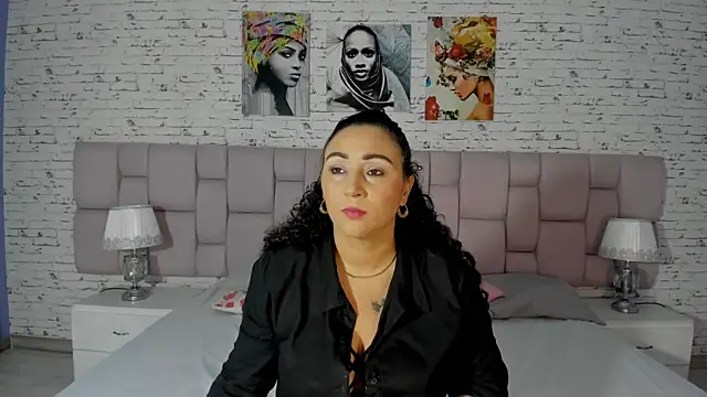 VaniaRose online show from October 23, 2025, 1:21 pm