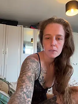 EmmieMaexox online show from October 8, 2025, 10:35 am