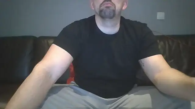 me2youYou2me online show from November 30, 2025, 7:12 am