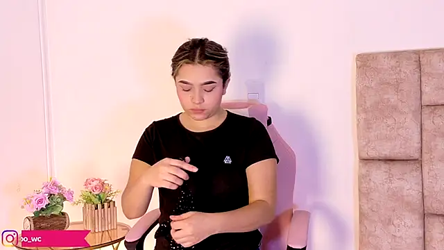 LunaOcampo  online show from November 16, 2025, 8:58 pm