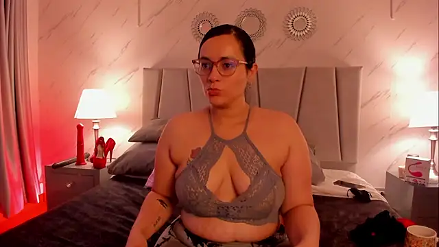 Snapshot of Michell_Monet chatting on November 27, 2025, 11:56 am Michell Monet online show from November 27, 2025, 11:56 am