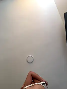 IsabellaJoness  online show from October 6, 2025, 12:02 pm