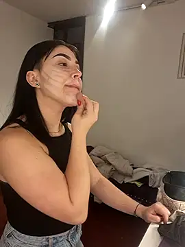 Snapshot of Zafira_ chatting on November 15, 2025, 11:29 am Zafira online show from November 15, 2025, 11:29 am