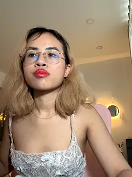 EllieYoon online show from November 27, 2025, 5:20 am