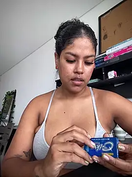 miiabrown18 online show from October 22, 2025, 3:34 pm