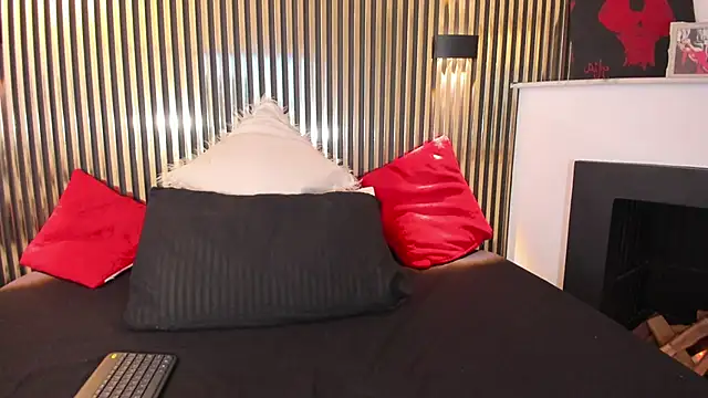 Snapshot of Lilith_Bonnet chatting on October 11, 2025, 5:44 pm Lilith Bonnet online show from October 11, 2025, 5:44 pm