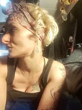 blondebarbiebae online show from November 27, 2025, 10:06 am