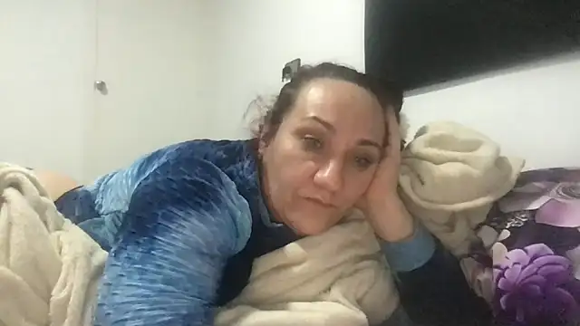 Snapshot of paula19800 chatting on December 5, 2025, 1:47 am paula19800 online show from December 5, 2025, 1:47 am