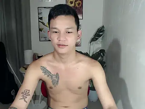 Snapshot of asianmonstercock05 chatting on October 22, 2025, 5:56 pm asianmonstercock05 online show from October 22, 2025, 5:56 pm