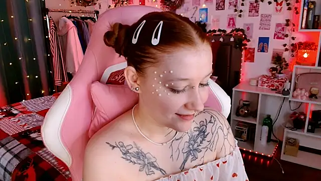 Ayla Hicks online show from December 1, 2025, 8:47 pm