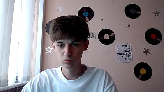 Snapshot of Hoot_Dude_ chatting on October 2, 2025, 12:12 pm Hoot Dude  online show from October 2, 2025, 12:12 pm