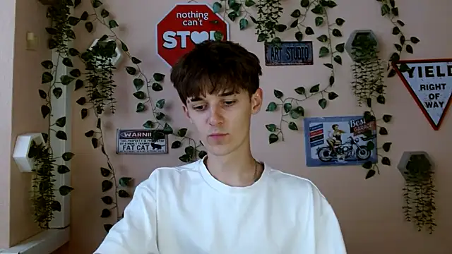 Snapshot of Hoot_Dude_ chatting on October 8, 2025, 1:20 pm Hoot Dude  online show from October 8, 2025, 1:20 pm