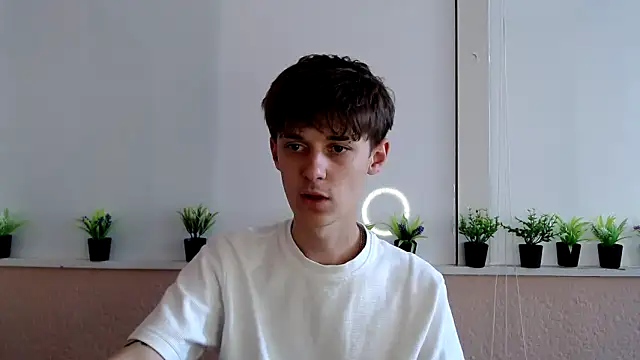 Snapshot of Hoot_Dude_ chatting on October 15, 2025, 1:44 pm Hoot Dude  online show from October 15, 2025, 1:44 pm