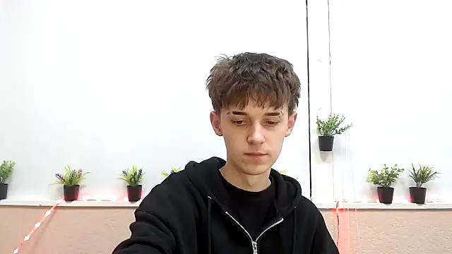 Snapshot of Hoot_Dude_ chatting on October 31, 2025, 1:12 pm Hoot Dude online show from October 31, 2025, 1:12 pm