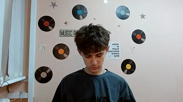 Snapshot of Hoot_Dude_ chatting on November 7, 2025, 2:50 pm Hoot Dude online show from November 7, 2025, 2:50 pm