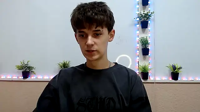 Snapshot of Hoot_Dude_ chatting on November 8, 2025, 3:34 pm Hoot Dude online show from November 8, 2025, 3:34 pm