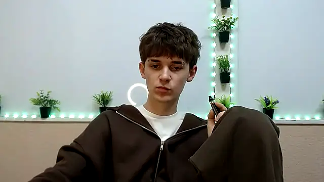 Snapshot of Hoot_Dude_ chatting on November 13, 2025, 3:55 pm Hoot Dude online show from November 13, 2025, 3:55 pm