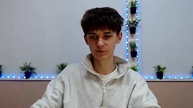 Snapshot of Hoot_Dude_ chatting on November 15, 2025, 3:52 pm Hoot Dude online show from November 15, 2025, 3:52 pm