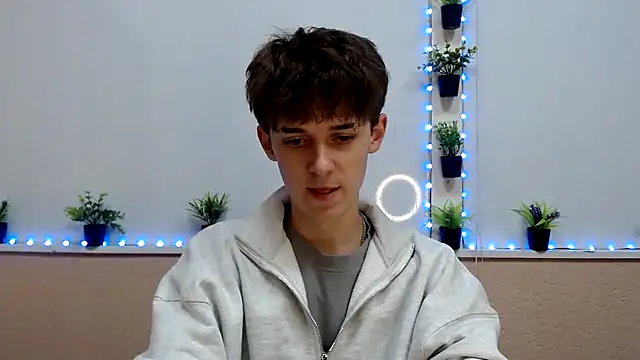 Snapshot of Hoot_Dude_ chatting on November 17, 2025, 2:34 pm Hoot Dude online show from November 17, 2025, 2:34 pm