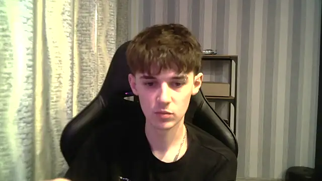 Snapshot of Hoot_Dude_ chatting on December 18, 2025, 12:22 pm Hoot Dude online show from December 18, 2025, 12:22 pm