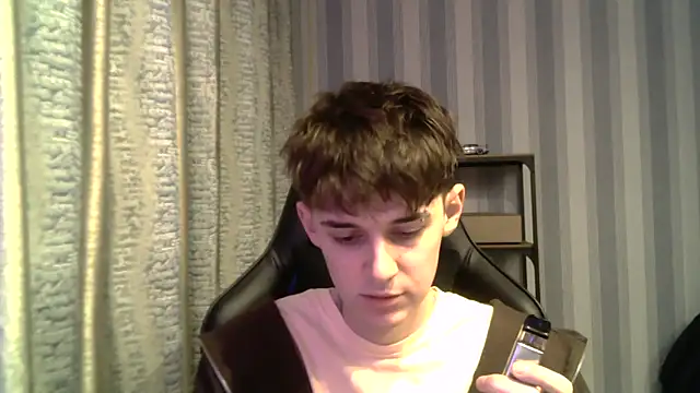 Hoot Dude  online show from December 19, 2025, 12:56 pm