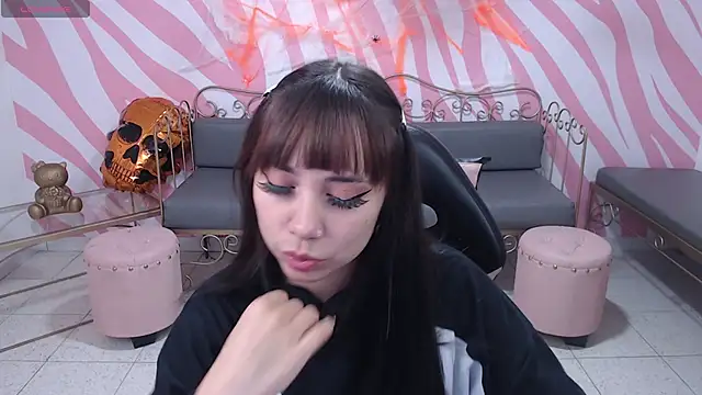 Snapshot of saabrina_ chatting on October 27, 2025, 1:26 pm saabrina online show from October 27, 2025, 1:26 pm