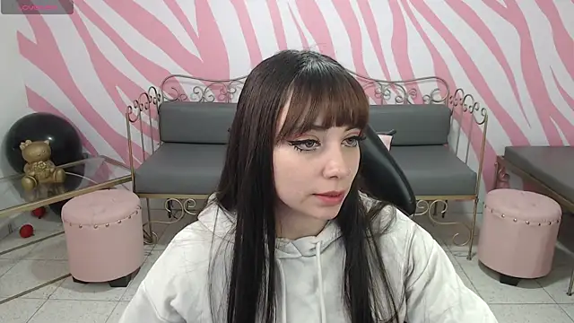 Snapshot of saabrina_ chatting on November 5, 2025, 1:11 pm saabrina online show from November 5, 2025, 1:11 pm