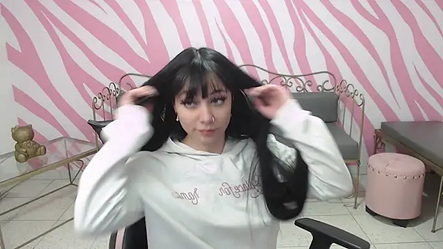 Snapshot of saabrina_ chatting on November 21, 2025, 1:10 pm saabrina online show from November 21, 2025, 1:10 pm