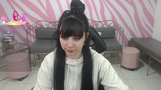 Snapshot of saabrina_ chatting on December 5, 2025, 1:20 pm saabrina online show from December 5, 2025, 1:20 pm