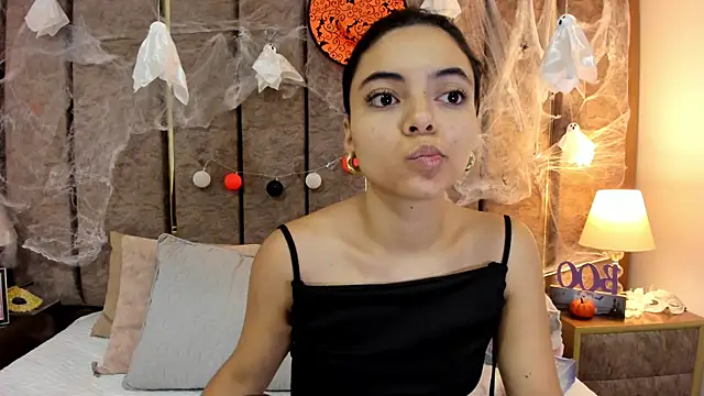 Snapshot of AriaBelles chatting on November 1, 2025, 12:07 pm AriaBelles online show from November 1, 2025, 12:07 pm