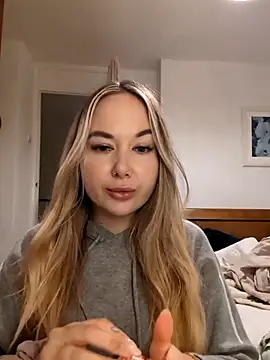 BarbieDolly x online show from November 4, 2025, 4:50 pm