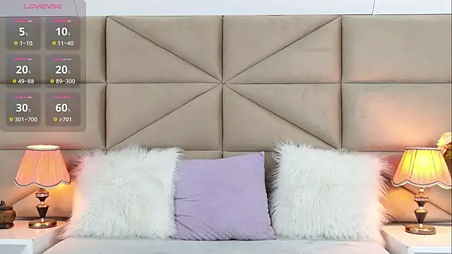 Snapshot of MayaDeLuca chatting on October 2, 2025, 8:16 pm MayaDeLuca online show from October 2, 2025, 8:16 pm