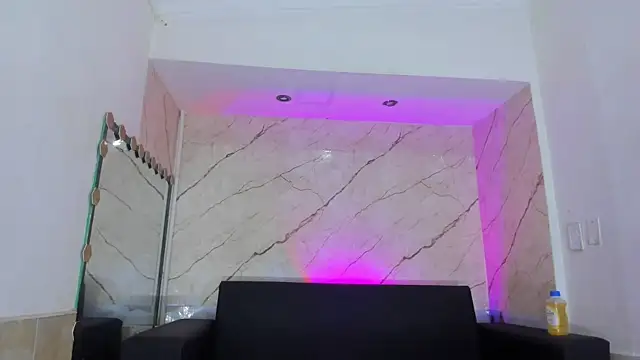 ALEX MILLER25 online show from December 15, 2025, 11:09 pm