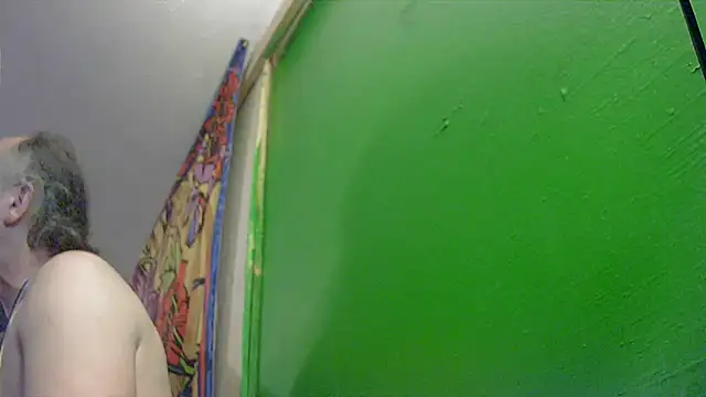 Snapshot of HippieDad333 chatting on November 14, 2025, 1:48 am HippieDad333 online show from November 14, 2025, 1:48 am