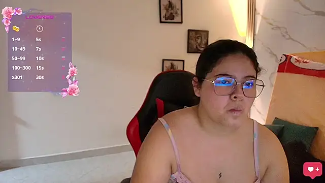 Snapshot of Nina_Rouge7 chatting on November 16, 2025, 12:33 pm Nina Rouge7 online show from November 16, 2025, 12:33 pm