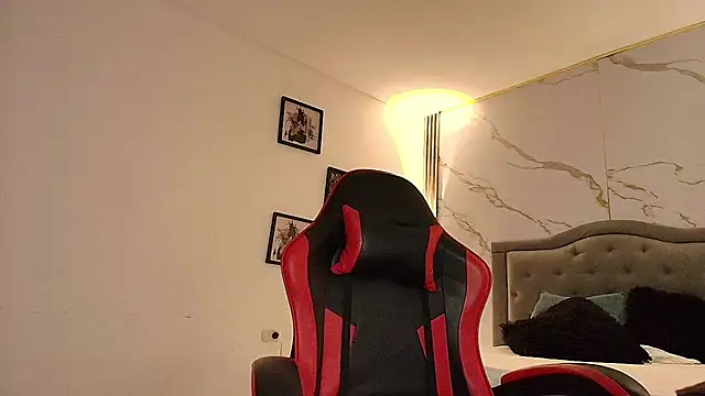 Snapshot of Nina_Rouge7 chatting on November 30, 2025, 2:43 pm Nina Rouge7 online show from November 30, 2025, 2:43 pm