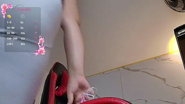 Snapshot of Nina_Rouge7 chatting on December 14, 2025, 1:16 pm Nina Rouge7 online show from December 14, 2025, 1:16 pm